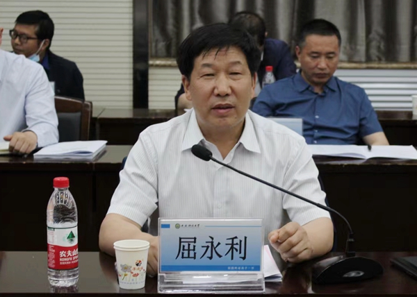 1652510913196662.jpeg 屈永利_副本.jpg