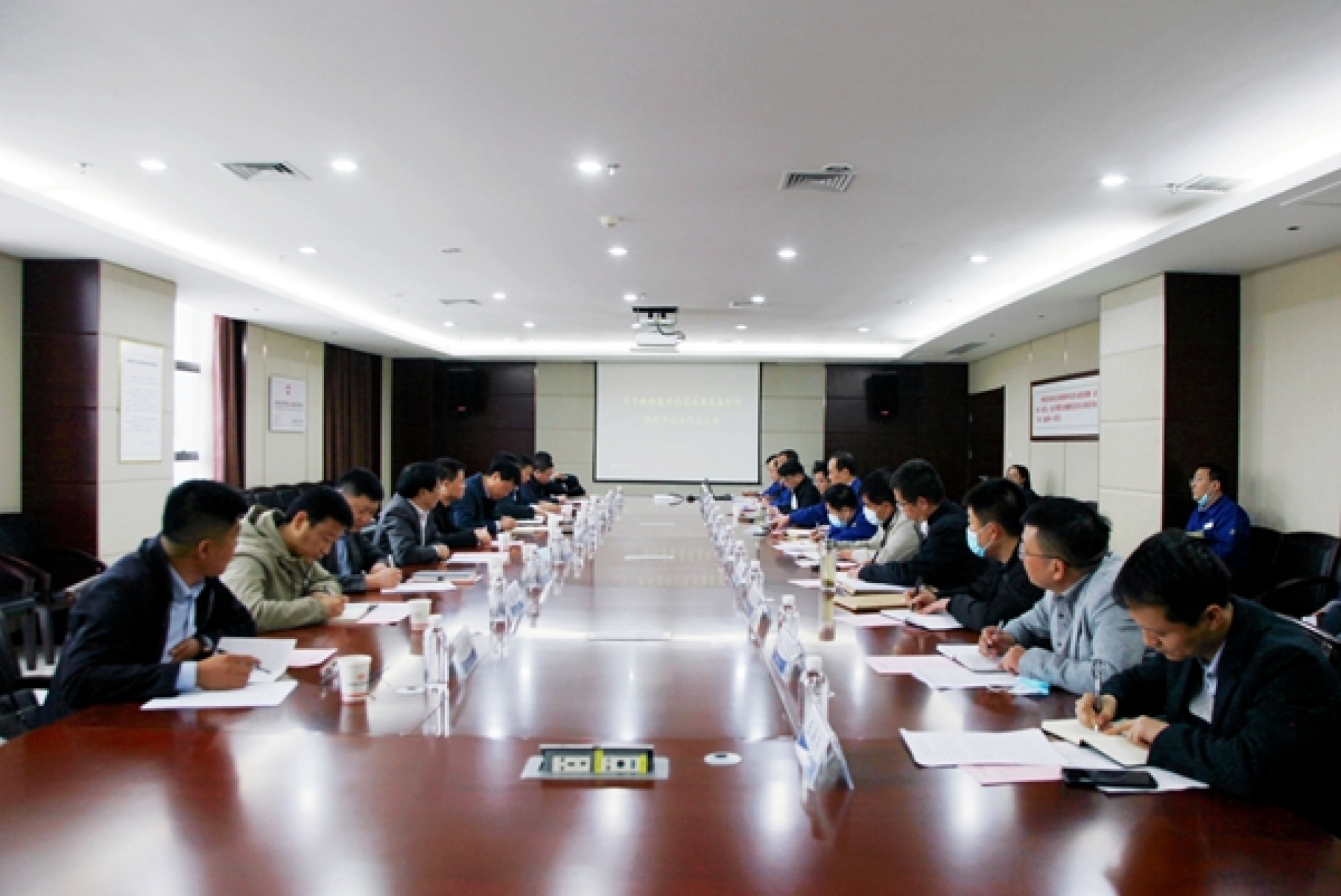 陜煤集團(tuán)采掘裝備配件保供協(xié)調(diào)會(huì)在西煤機(jī)召開(kāi)