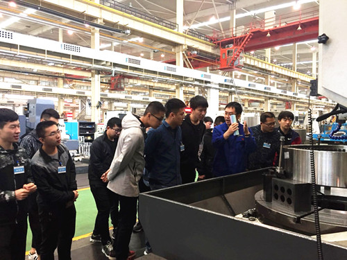 太原理工大學(xué)師生來公司參觀學(xué)習(xí)