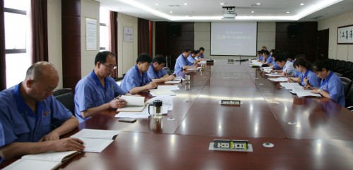 公司召開黨委中心組學習