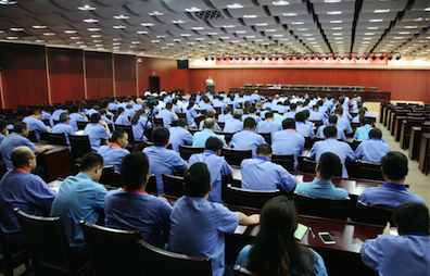 重裝集團勞模工匠最美員工先進事跡報告團 到西煤機公司進行巡回演講