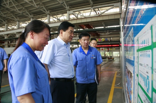 重裝集團(tuán)董事長李德鎖到公司進(jìn)行“不忘初心、牢記使命”主題教育調(diào)研座談